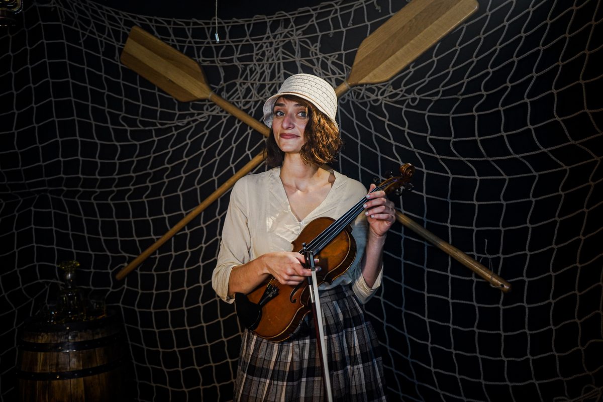 Mary O'Connor - Violin